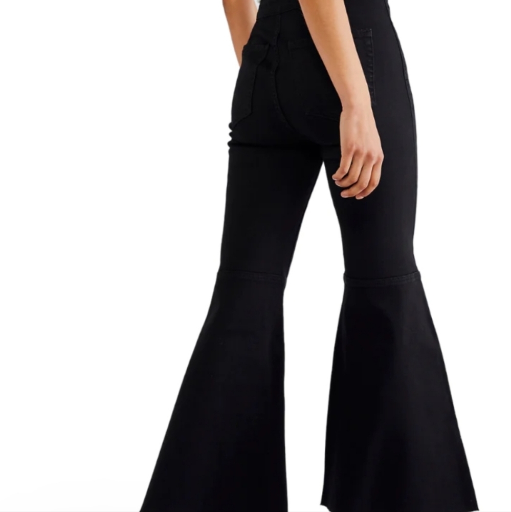 'We are Free' (Free People) Youthquake Crop Flare Jeans - Blackout